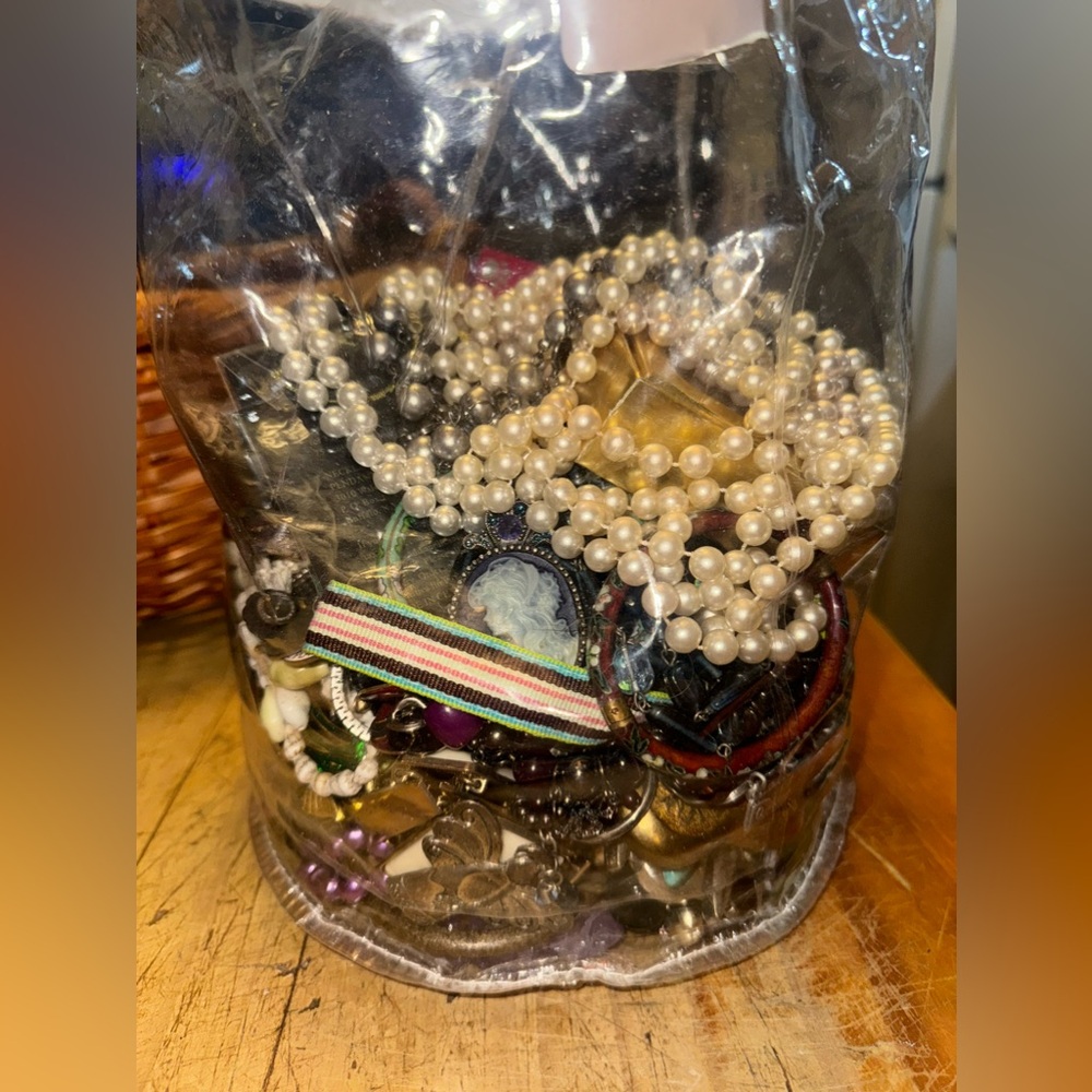 7.2 lbs Mystery Vintage Jewelry Bag